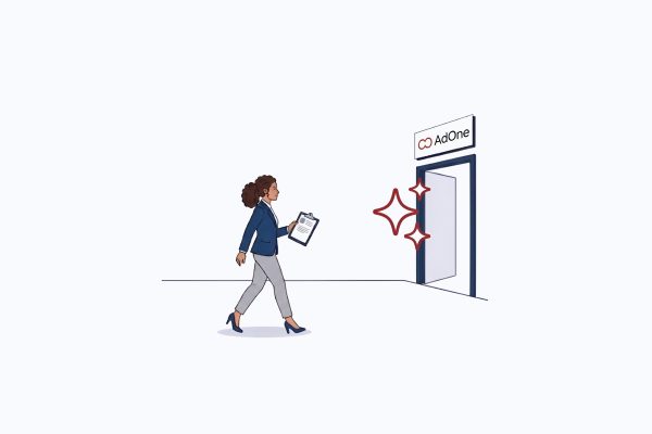 Una donna d'affari si avvicina a una porta aperta con l'insegna AdOne, decorata con icone a forma di scintilla che suggeriscono entusiasmo o dinamismo.
